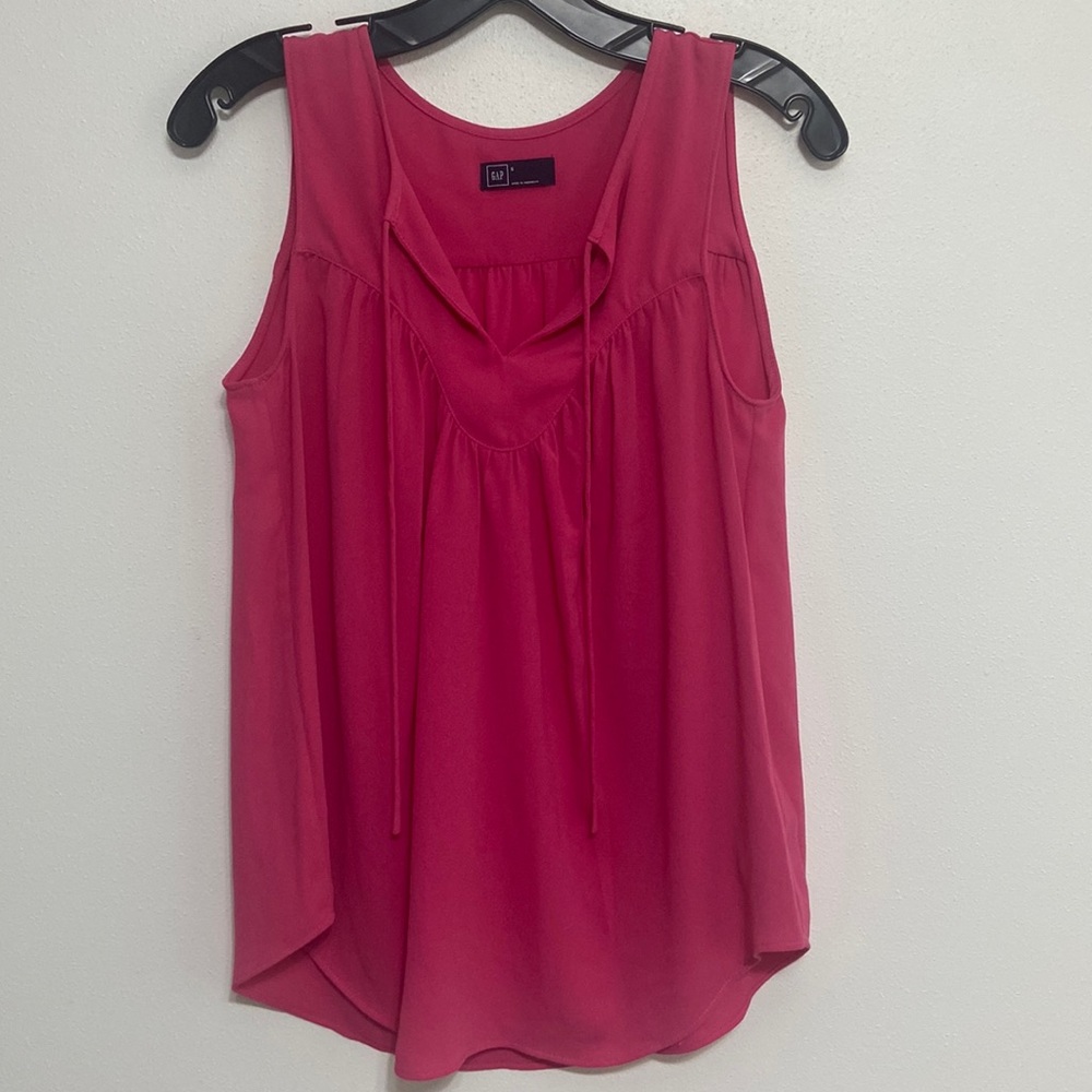 Gap Women’s flowy tank top
